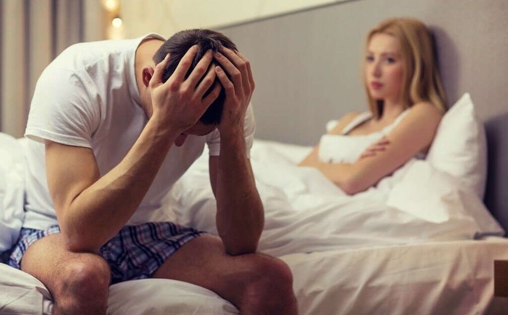 un bărbat cu potență slabă din cauza prostatitei